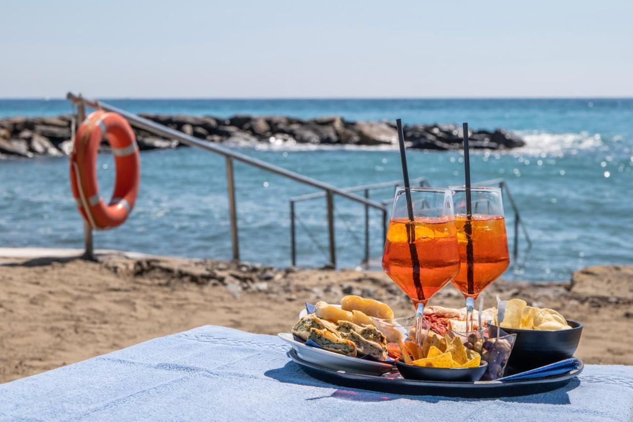 Hotel Bellevue Et Mediterranee 디아노마리나 외부 사진