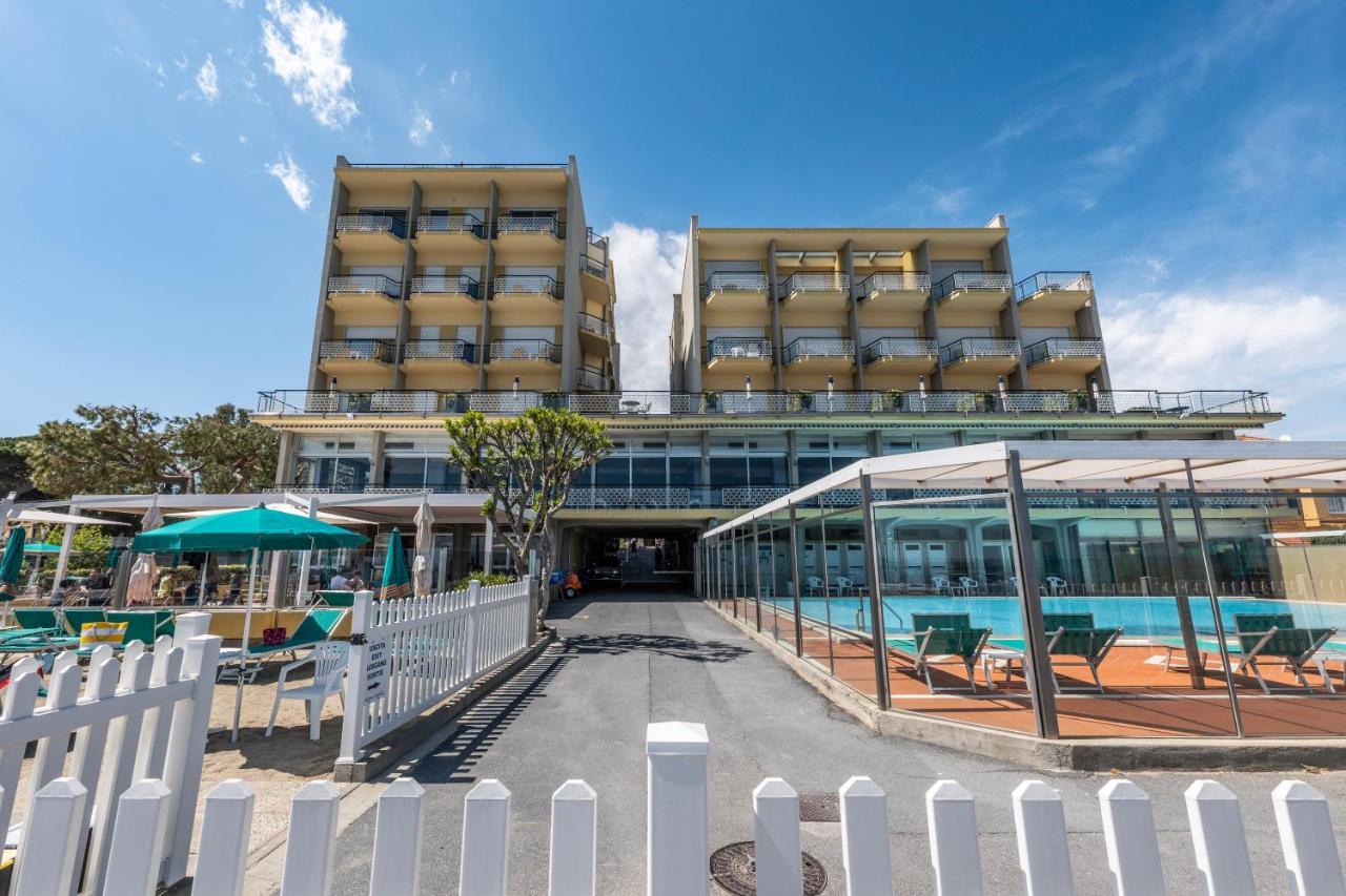 Hotel Bellevue Et Mediterranee 디아노마리나 외부 사진