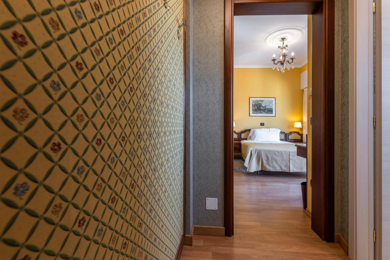 Hotel Bellevue Et Mediterranee 디아노마리나 외부 사진