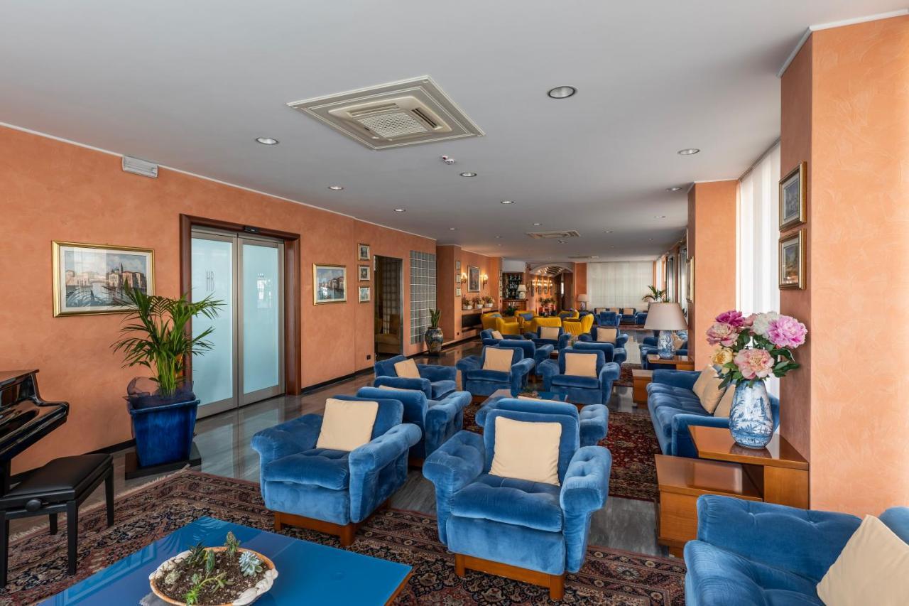 Hotel Bellevue Et Mediterranee 디아노마리나 외부 사진
