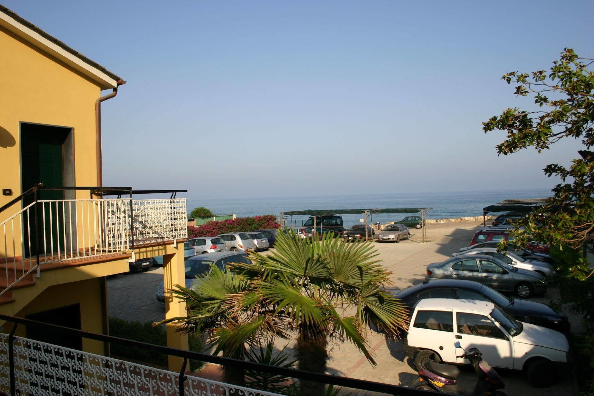 Hotel Bellevue Et Mediterranee 디아노마리나 외부 사진