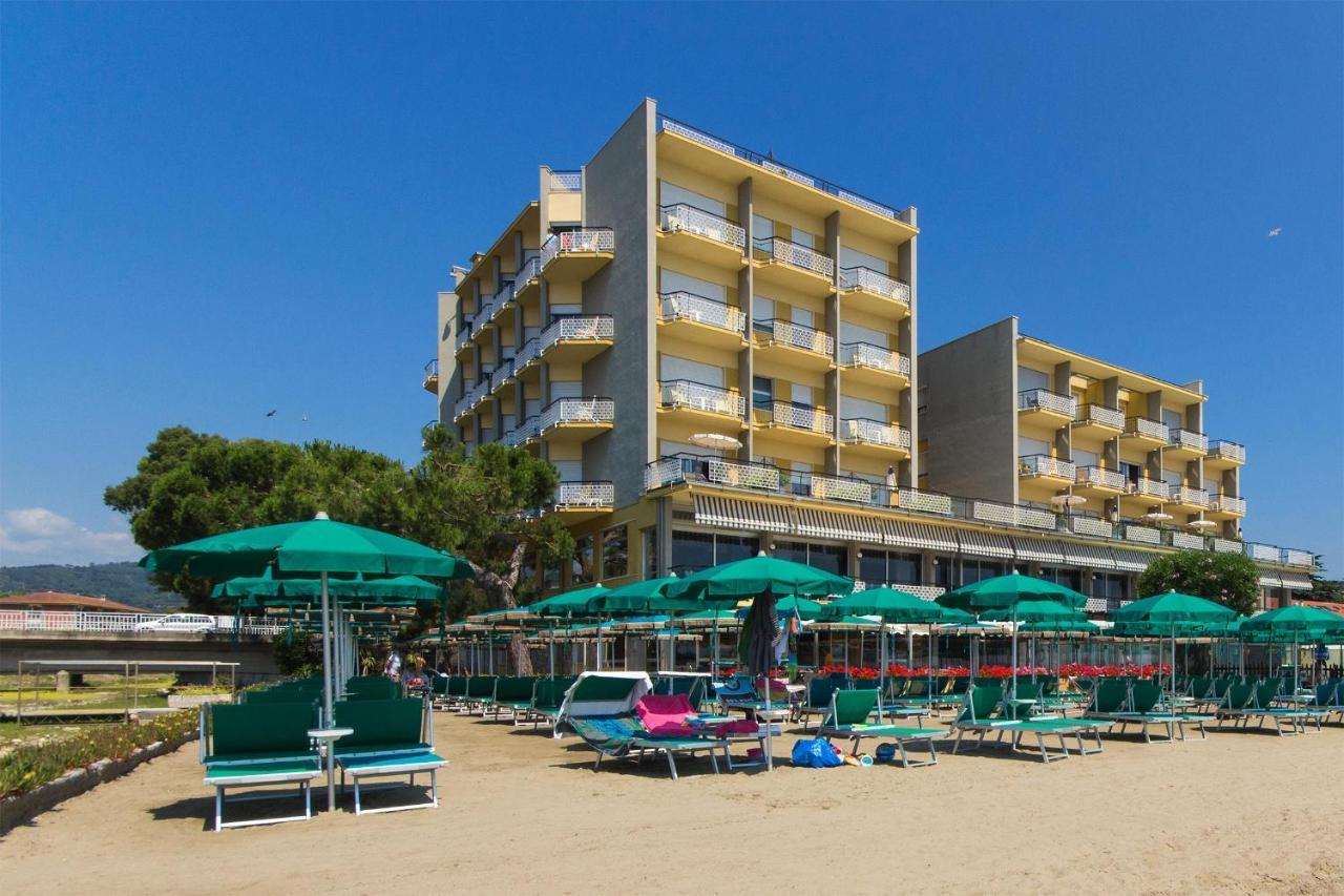 Hotel Bellevue Et Mediterranee 디아노마리나 외부 사진